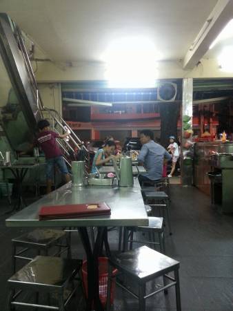 【Tuyếtグルメレポ】ローカル店HONG HANHに行ってみた