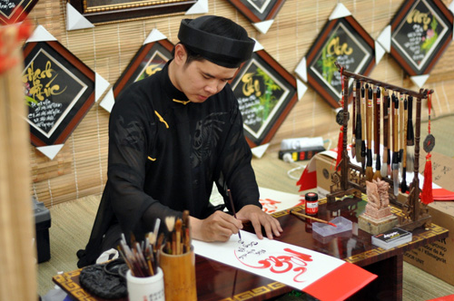 日本とはちょっと違うベトナムの書道文化