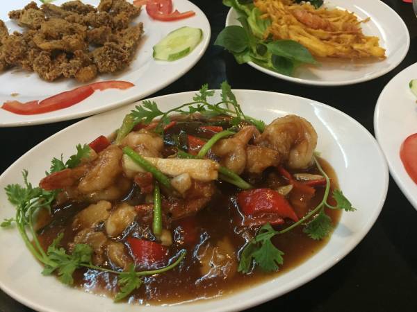 有名ブロガー「ちぇり」さんとハノイ料理に行ってきました