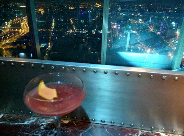 【夜景を一望】サイゴンスカイデッキのスカイバーで1人で黄昏れてみた