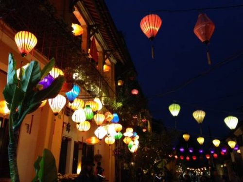 ベトナム世界遺産「ホイアン」のランタン祭りで自転車旅してきた。