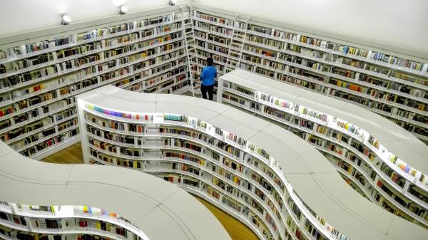 【オーチャードの公共図書館「library@orchard」】買い物に疲れたら、スタイリッシュな図書館で休憩！