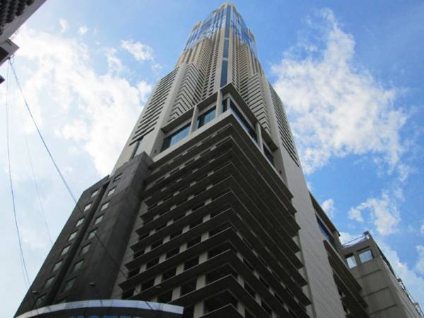 大都会バンコクを見下ろす超高層ビル、バイヨーク・タワーⅡ