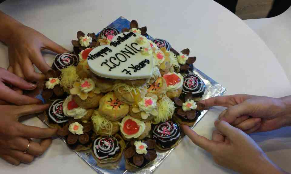 今日は ICONIC 創立記念日！！