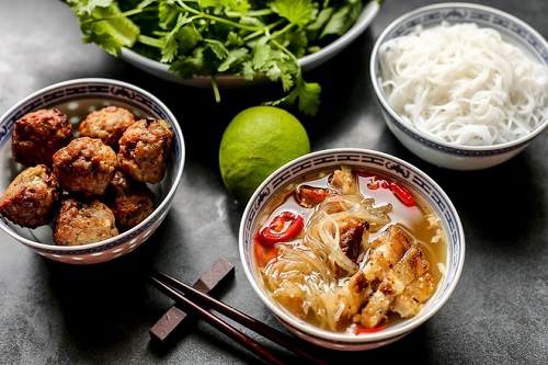 【ベトナム食図鑑】フォーとブンの違いから、絶品の郷土料理まで紹介