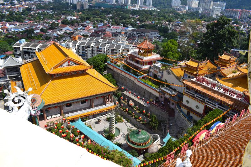 【マレーシアのパワースポット巡り⑧】マレーシア最大の仏教寺院！ペナン島の極楽寺で願をかける
