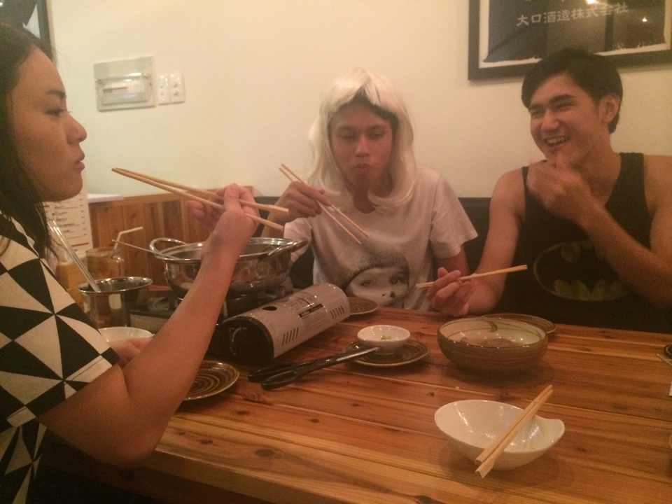 牛タン柔らか煮込みに笑顔がほころぶ