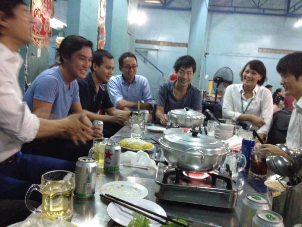 Lau De 45 iconic社員と食べるヤギ肉