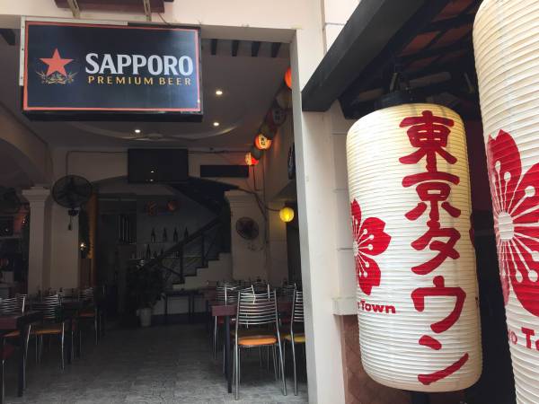 ホーチミンにある日本料理店の入り口写真