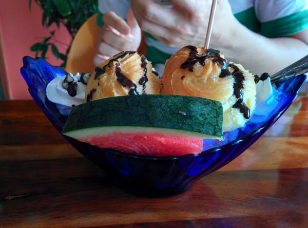 とても豪華なココナッツアイス