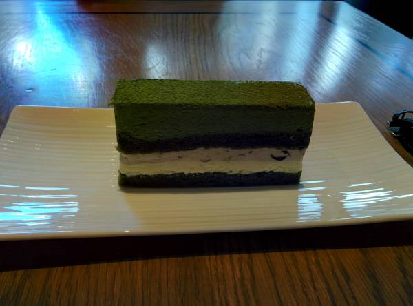 抹茶のムースケーキ