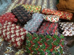 多目的な柄のついたポーチ