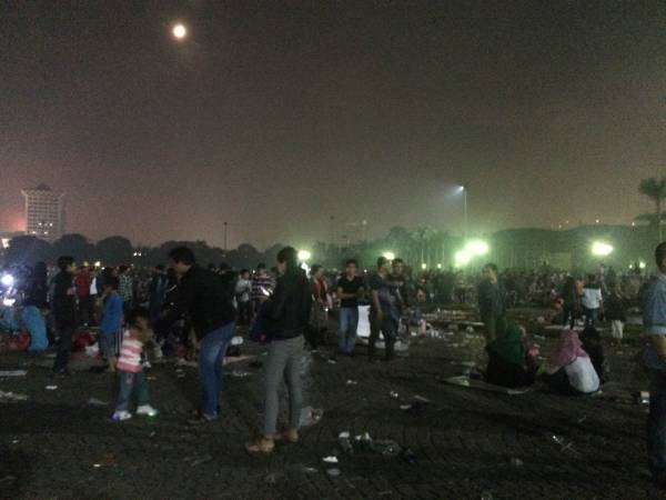 年を越した瞬間から帰路につくインドネシアの方たち