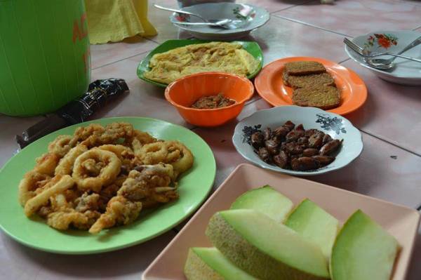 インドネシア料理とメロン