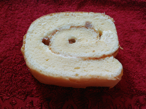 高い枠のロールケーキ