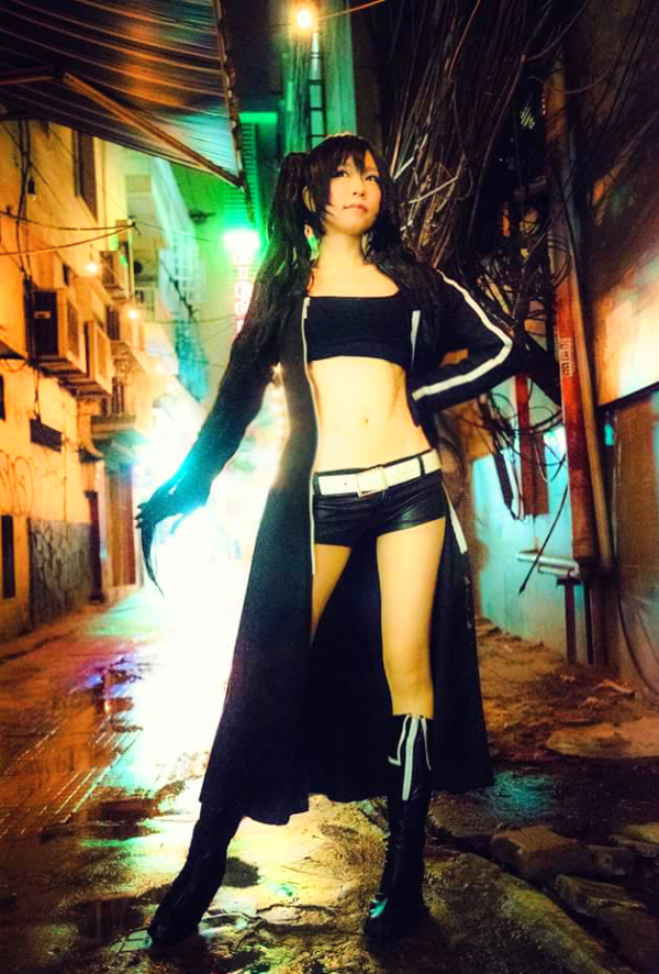 ホーチミンの絡まった電線と裏通り