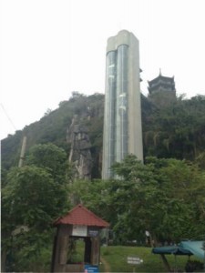 五行山（Marble　Mountains）の入り口