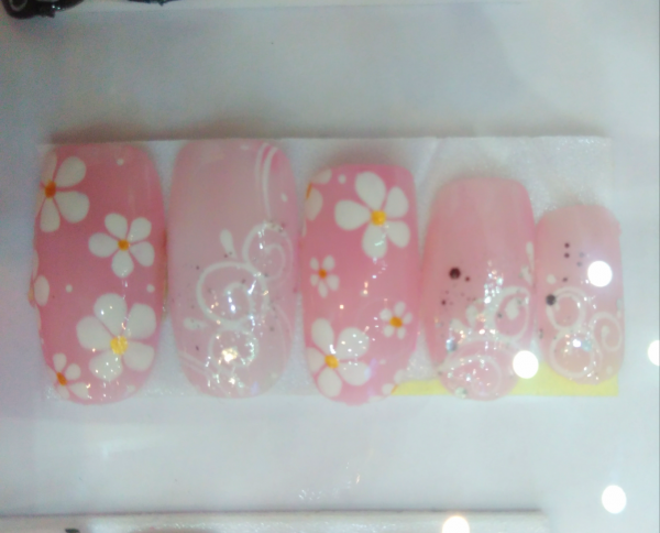 ネイルアートのデザインサンプル