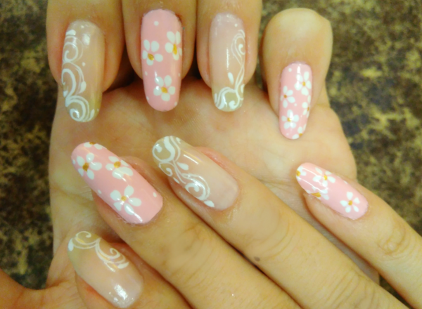 ネイルサロンでしてもらったネイルの完成版①