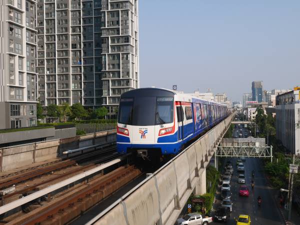 バンコクの高架鉄道BTS