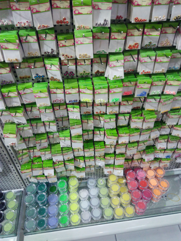 Kem NGHIA　品ぞろえが豊富なアクセサリー