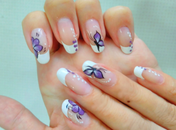 ローカルのネイルサロンでの完成後のネイル