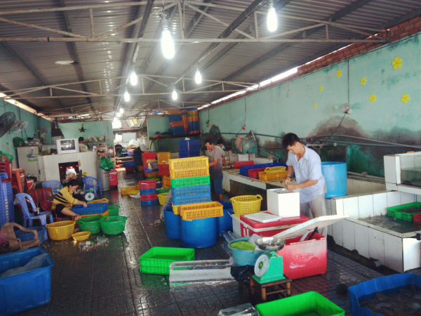 ブンタウにある魚介類屋