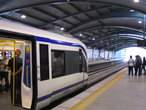 空港から中心部に出るなら「エアポートレールリンク」