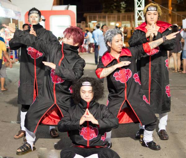 L.C.Lのコスプレデビューは、「Naruto」の悪役組織・暁の衣装