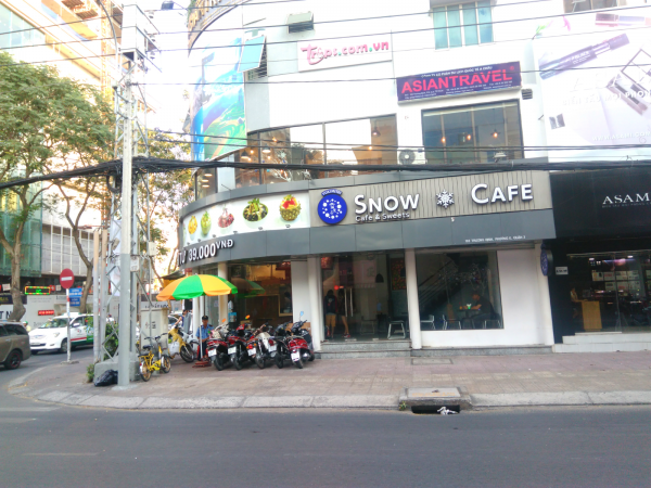 日系かき氷店SNOW CAFE の外装