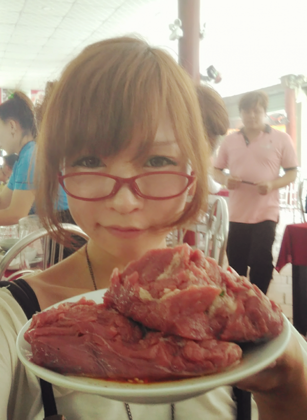 Bo Nuong Moiを人の顔と比較