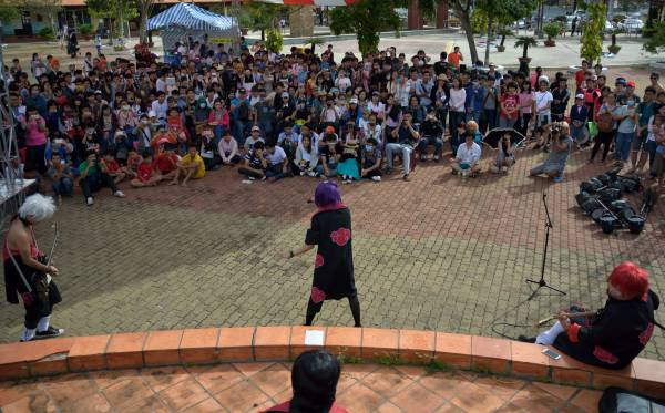 2015年8月　カントー（Can Tho）水祭りでのパフォーマンス中の様子