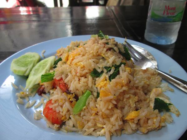 タイ風チャーハン「カオパット」