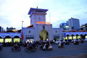 ベンタン市場の入り口