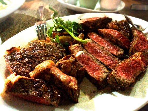 WAKANUI（ワカヌイ）のステーキ