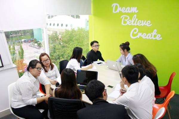 ticketbox社の会議写真