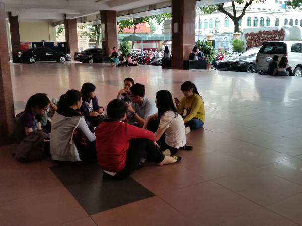 人文社会科学大学のピロティー（吹き放ちの広場）