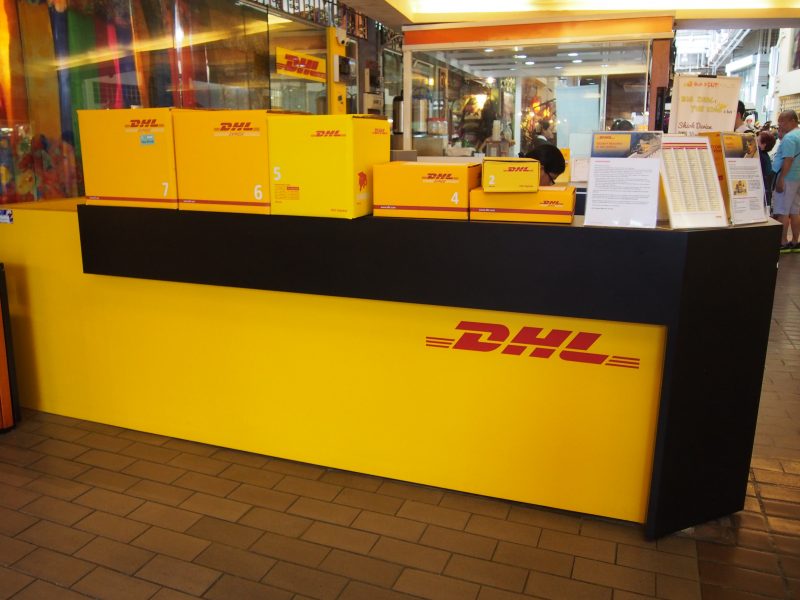 セントラルマーケット内DHL