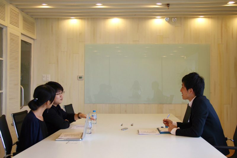 ICONIC 新井潤峰がSHIFT ASIA社員 AnnieさんとMikkiさんにリーダーへの登用についてのインタビュー