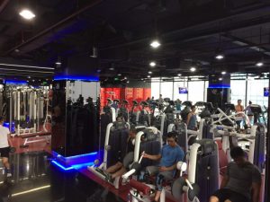 「カリフォルニアフィットネス＆ヨガ」のジムの様子①