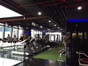 「カリフォルニアフィットネス＆ヨガ」のジムの様子②