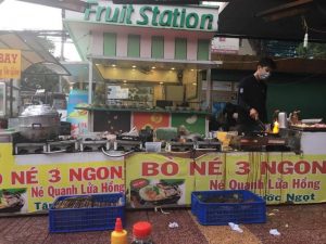 ベトナム料理ビーフステーキ調理中