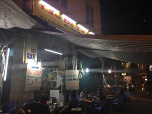 ベトナム　ヤギ肉料理店外観