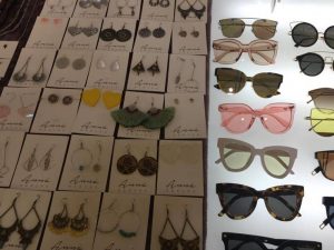 週末マーケット　ホーチミン　アクセサリー