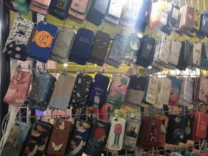 週末マーケット　スマホケース　ホーチミン