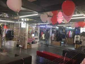 the new play ground地下　店内