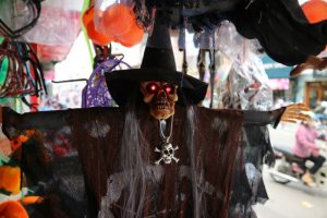 ホーチミン1区にあるローカルの雑貨屋に売られているハロウィングッズ②