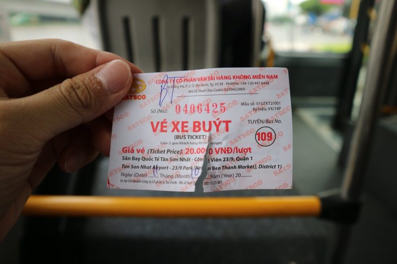 ホーチミンの空港から出ているシャトルバスのチケット