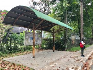 フィリピン大学　ジープニー乗り場