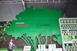 有名ジム「カリフォルニアフィットネス」の商品が販売されているエリア